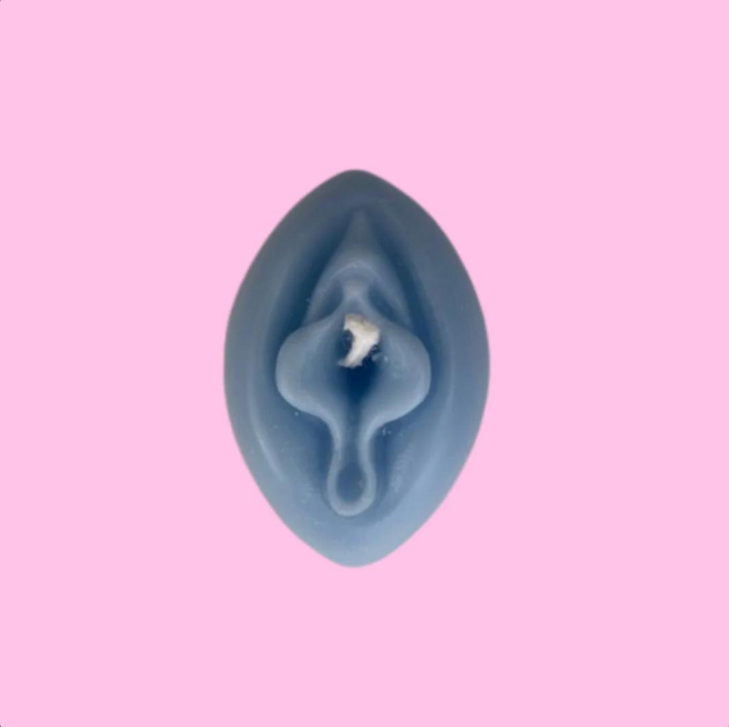 FLAT LAY VULVA MINI CANDLE