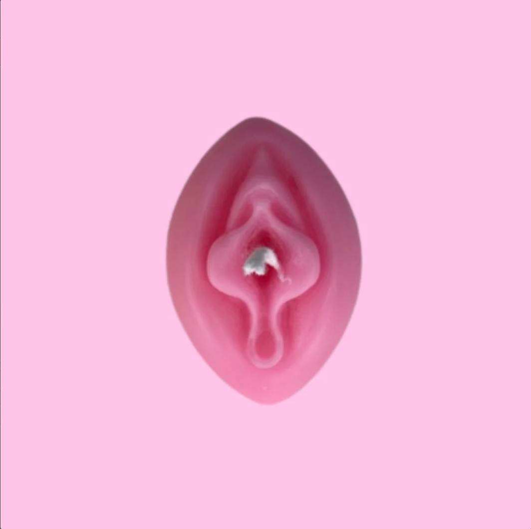 FLAT LAY VULVA MINI CANDLE