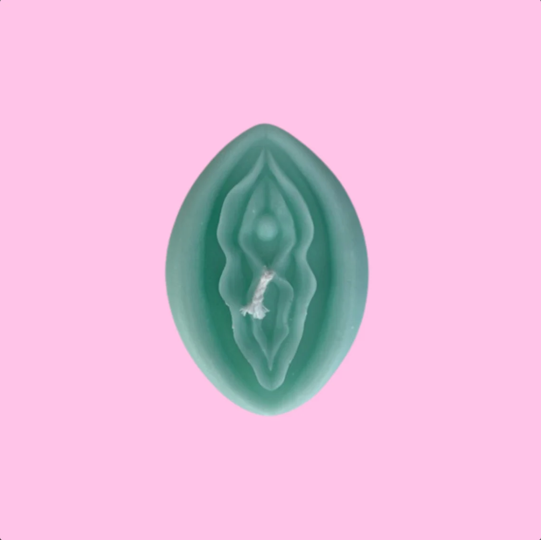 FLAT LAY VULVA CANDLE (BESTSELLER)